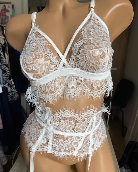 Set sutin si portjartiej Momokrom