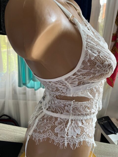 Set sutin si portjartiej Momokrom