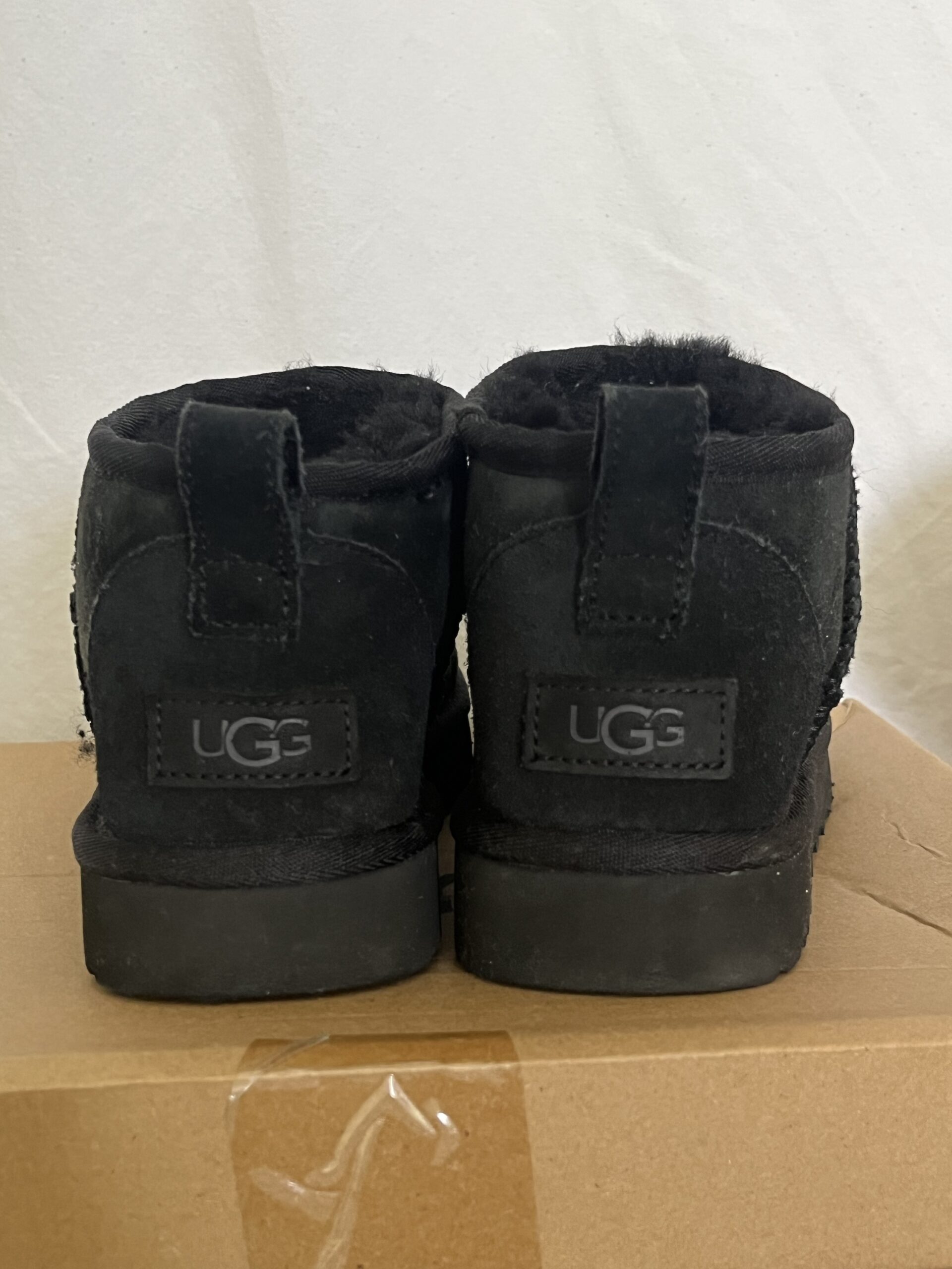 Cizme de femei UGG Classic Ultra Mini